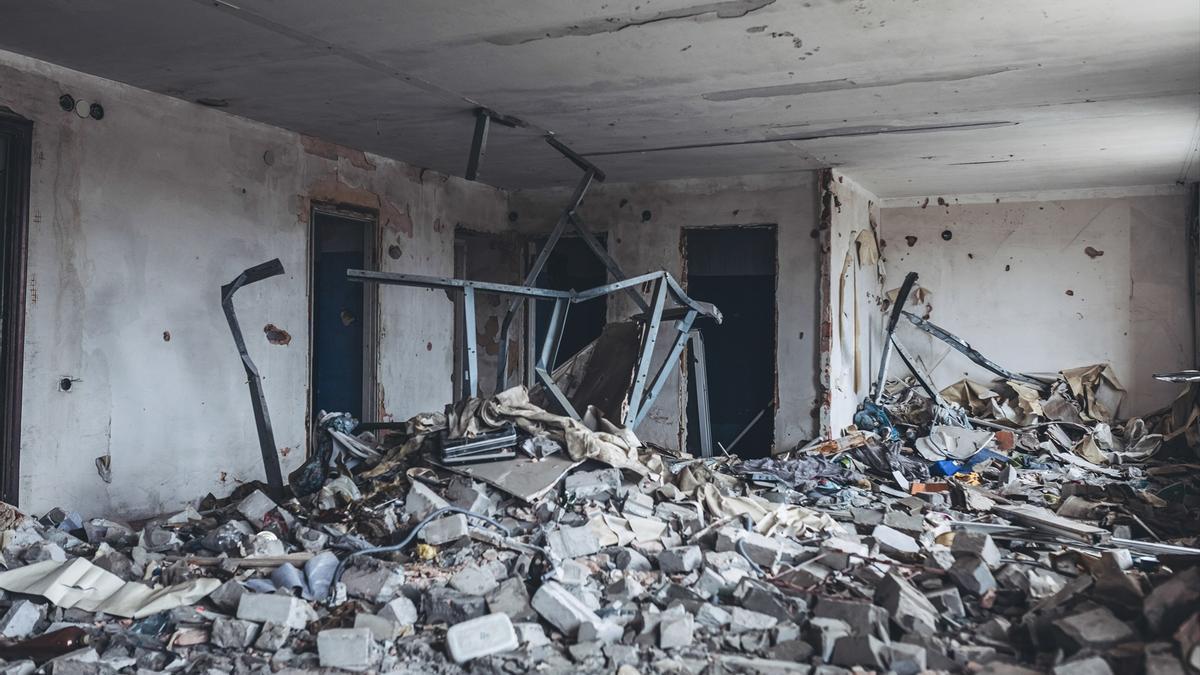 Imagen de archivo de un edificio destruido por bombas en Donetsk.