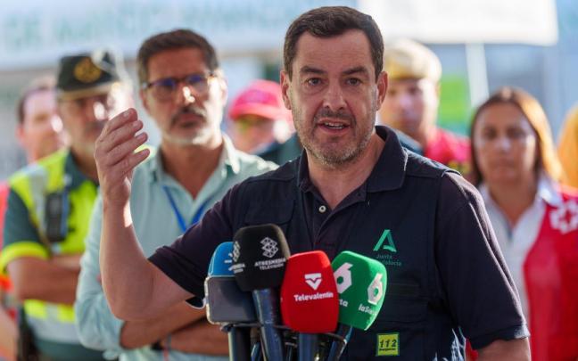 El presidente andaluz, Moreno Bonilla, compareciendo en el Puesto de Mando Avanzado