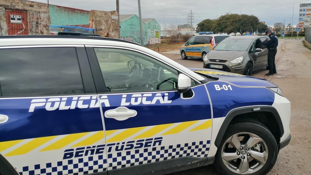 Un vehículo de la Policía Local de Benetússer.