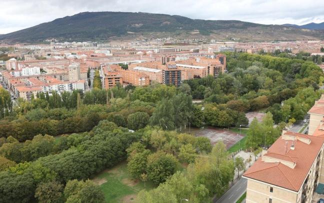 Vista aérea de San Jorge, el barrio de Pamplona donde más estafas se producen. Vista aérea de San Jorge, el barrio de Pamplona donde más estafas se producen.