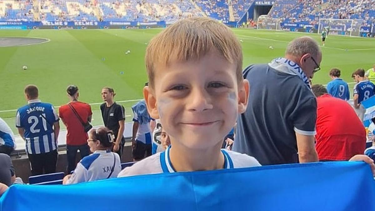 Gorka, con una bandera de su equipo.