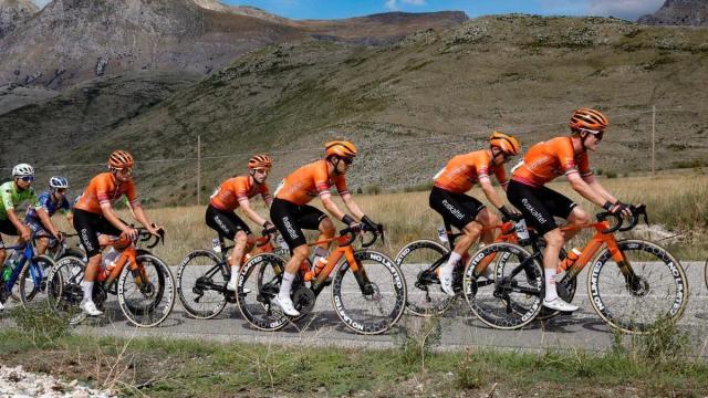 El Euskaltel-Euskadi, durante la CRO Race.
