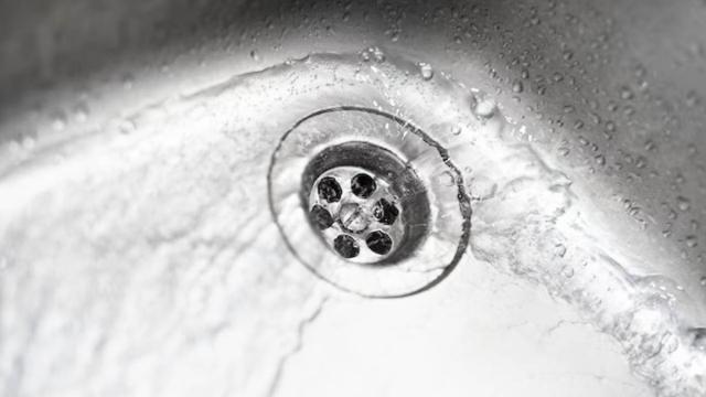 Este es el mejor desatascador de tuberías según la OCU