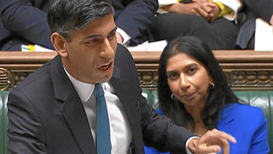 Rishi Sunak y Suella Braverman, en la sesión de ayer del Parlamento británico.