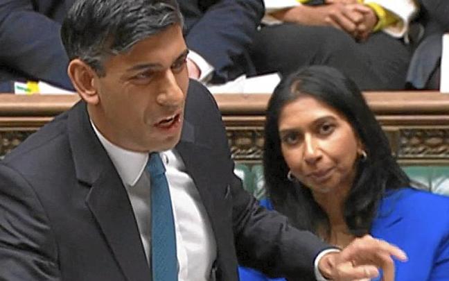 Rishi Sunak y Suella Braverman, en la sesión de ayer del Parlamento británico.