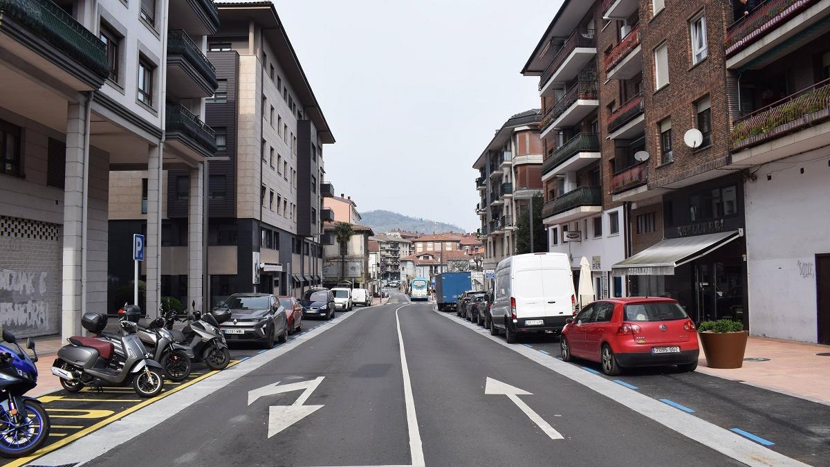 La zona azul de la calle Idiazabal que se elimina.