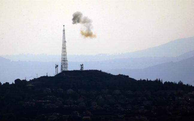 Un misil lanzado por Hezbolá alcanza un puesto militar israelí en la frontera de Líbano.
