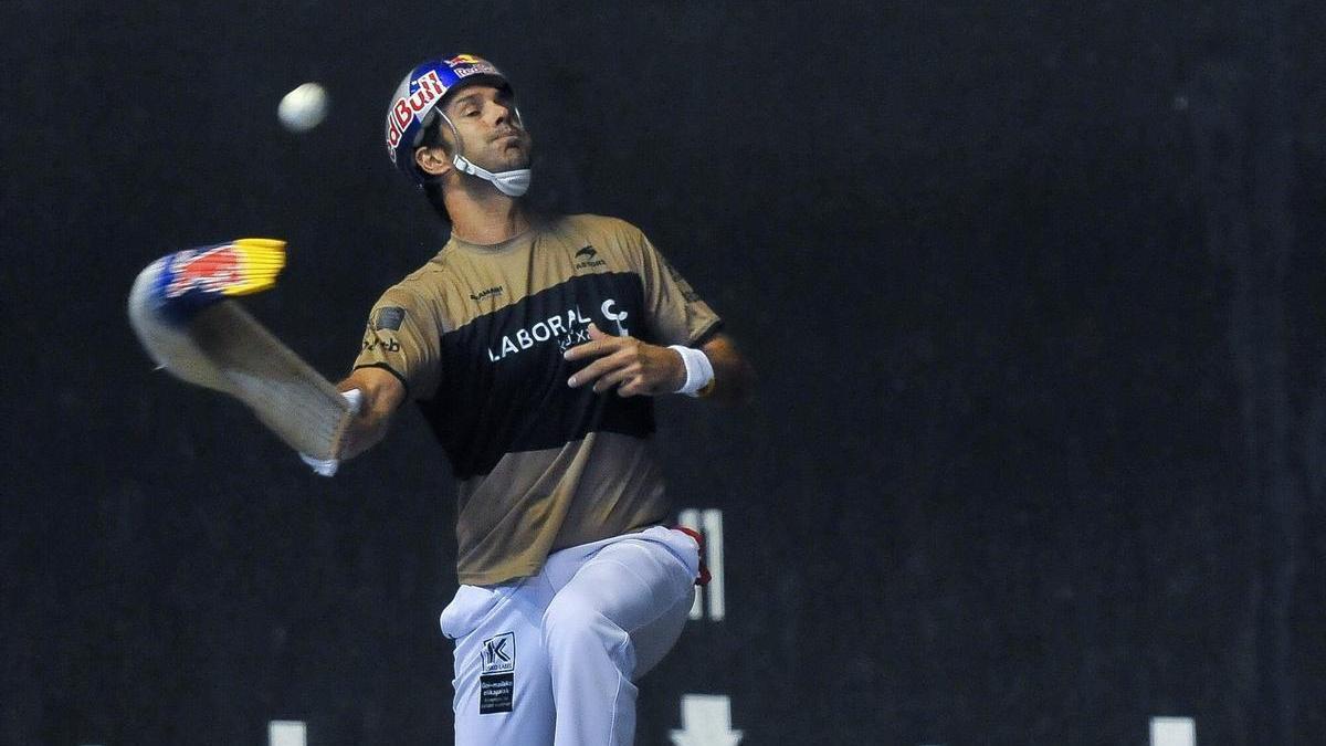 Iñaki Goikoetxea, en un lance de partido.