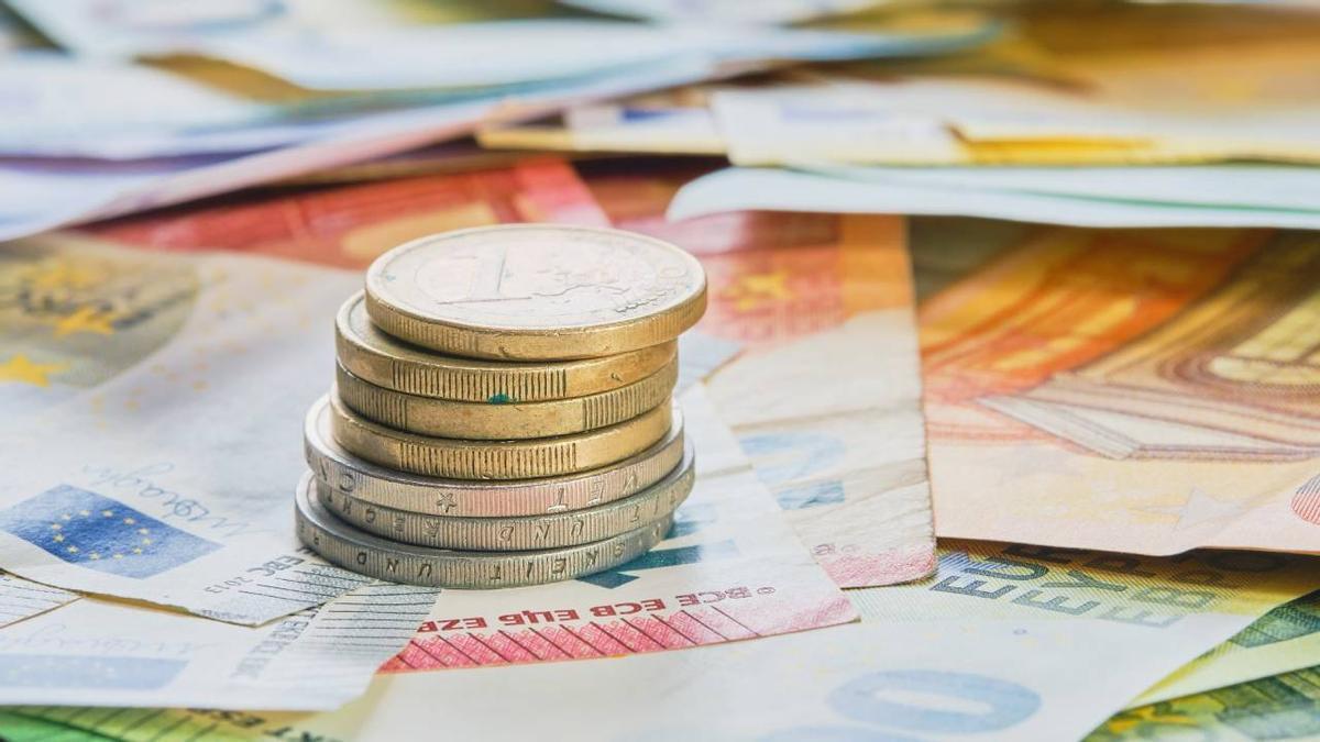 Cuánto dinero en efectivo hay que guardar en casa