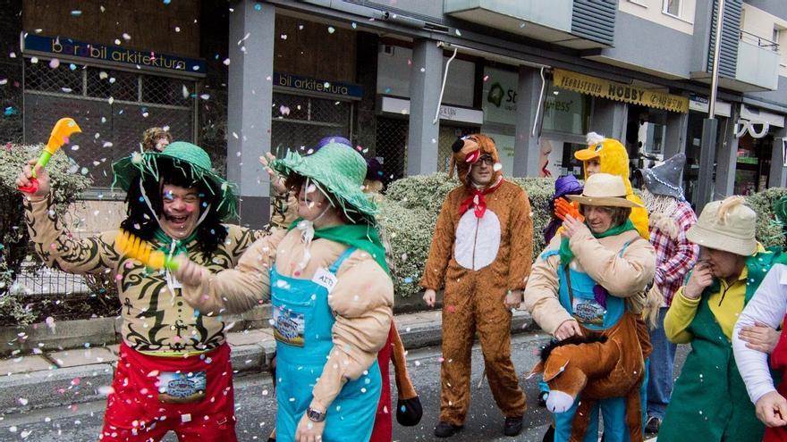Desfile de comparsas de Lasarte-Oria.