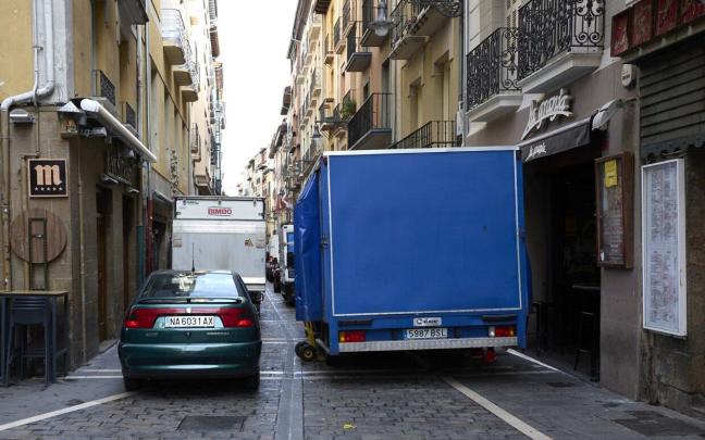 Vehículos en la calle Estafeta de Pamplona Vehículos en la calle Estafeta de Pamplona