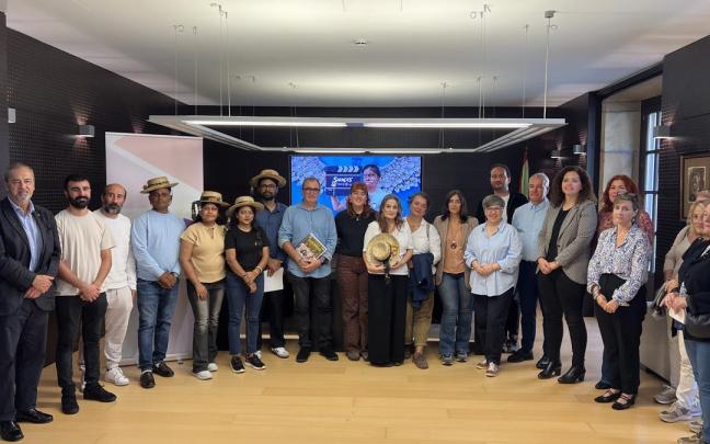 Participantes en el acto de bienvenida