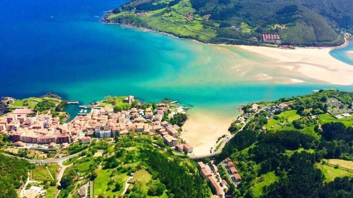 Vista panorámica de las playas de Laida y Laidatxu en Mundaka