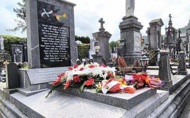 Monumento a las víctimas de Pikoketa en el cementerio de Blaia, en Irun