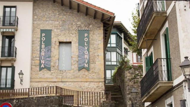 Foto del Polvorín de Hondarribia, donde se llevan a cabo las proyecciones del Cine Club Papillón.