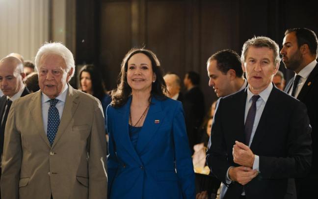 Felipe González, María Corina Machado y Alberto Núñez Feijóo, en Madrid.