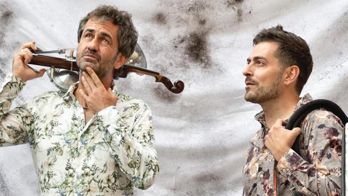 Dúo que forma el grupo Feten Feten que tocarán en Orio este viernes.