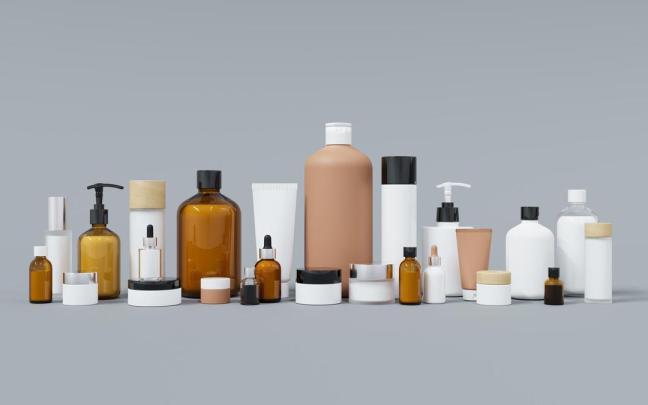 Envases de distintos tipos de cosméticos.