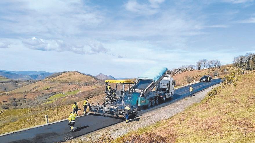 Asfaltada la carretera de Gorramendi