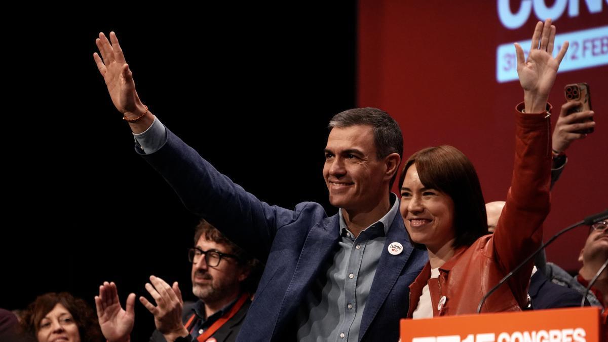 El secretario general del PSOE y presidente del Gobierno, Pedro Sánchez, y la secretaria general del PSPV-PSOE y ministra de Ciencia, Innovación y Universidades, Diana Morant