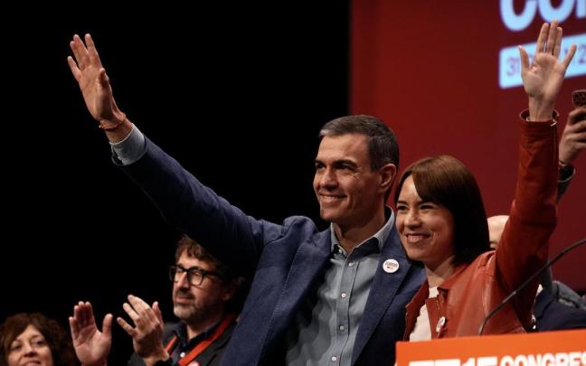 El secretario general del PSOE y presidente del Gobierno, Pedro Sánchez, y la secretaria general del PSPV-PSOE y ministra de Ciencia, Innovación y Universidades, Diana Morant