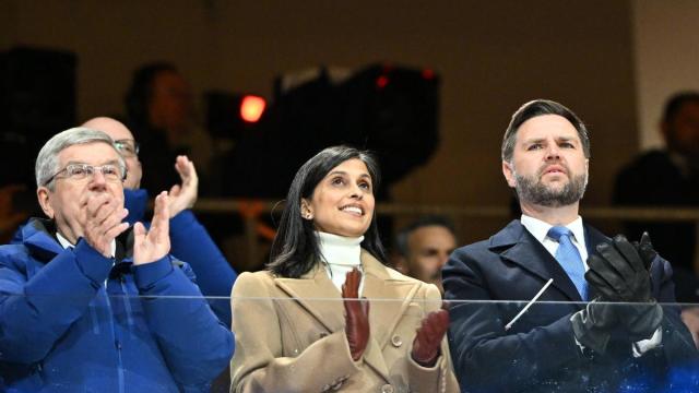 Vance fue abucheado por el público del estadio San Siro cuando él y su esposa aparecieron en la zona VIP.