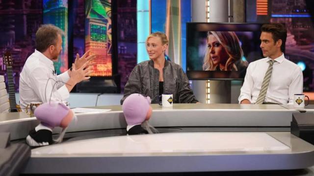 Pablo Motos, Teresa Riott y Jon Kortajarena en 'El Hormiguero'