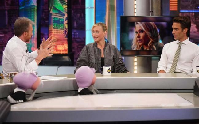 Pablo Motos, Teresa Riott y Jon Kortajarena en 'El Hormiguero'
