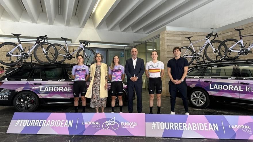 Presentación del equipo ciclista femenino Laboral Kutxa-Fundación Euskadi.