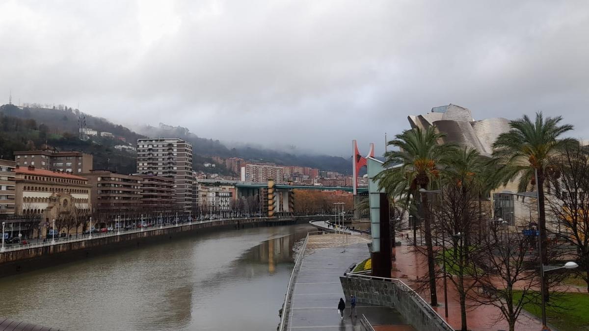 Cielos cargados de nubes en Bilbao, en una imagen de archivo.