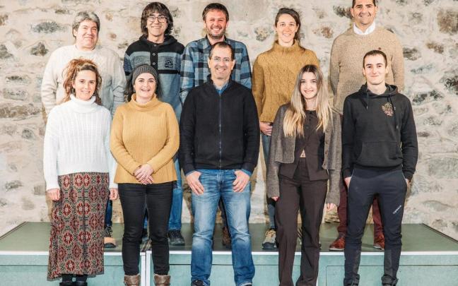 Miembros de la comunidad de energías renovables Esnargi.