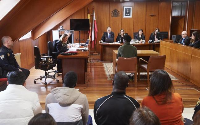 Los acusados durante un juicio por una violación grupal en Santander en 2022. / EP Los acusados durante un juicio por una violación grupal en Santander en 2022.
