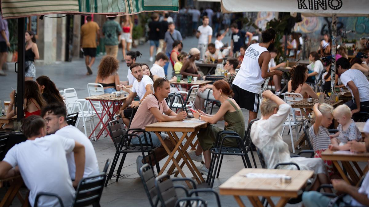 La actividad de ocio más realizada este verano ha sido salir a restaurantes, con un 71% de las menciones y un fuerte aumento de 9 puntos respecto al 2022.