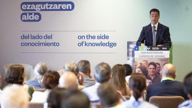 El lehendakari, Imanol Pradales, inaugura un Curso de Verano que servirá para poner fin al proceso Basque Segurtasun Foroa.
