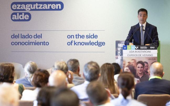 El lehendakari, Imanol Pradales, inaugura un Curso de Verano que servirá para poner fin al proceso Basque Segurtasun Foroa.