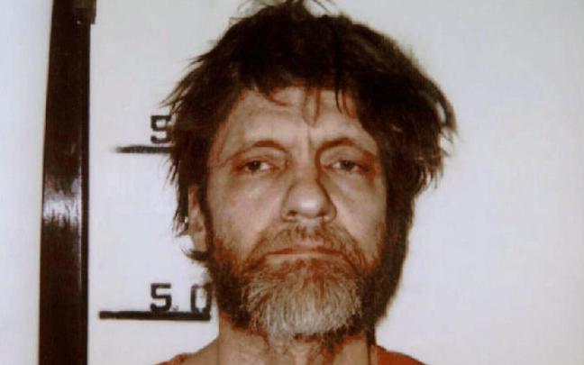 El terrorista Theodore 'Ted' Kaczynski, conocido como 'Unabomber', en su foto del archivo policial, tomada en 1996