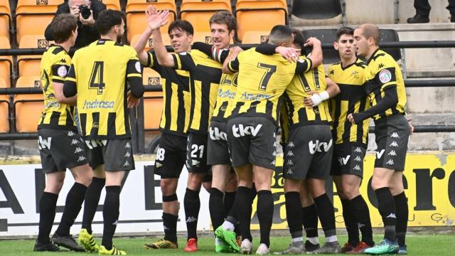 Los jugadores del Portugalete celebran un gol en La Florida Los jugadores del Portugalete celebran un gol en La Florida