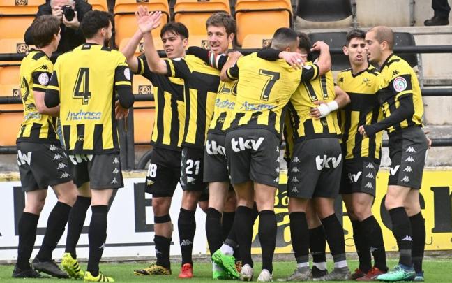 Los jugadores del Portugalete celebran un gol en La Florida Los jugadores del Portugalete celebran un gol en La Florida