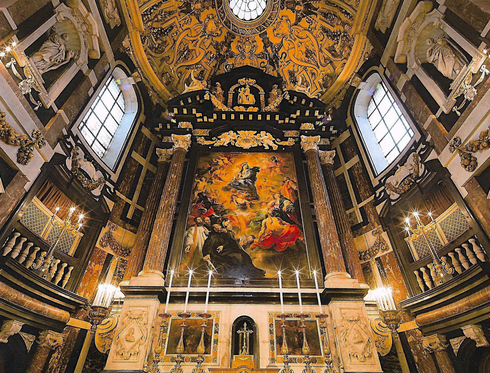 Interior de la iglesia de San Carlos Borromeo.