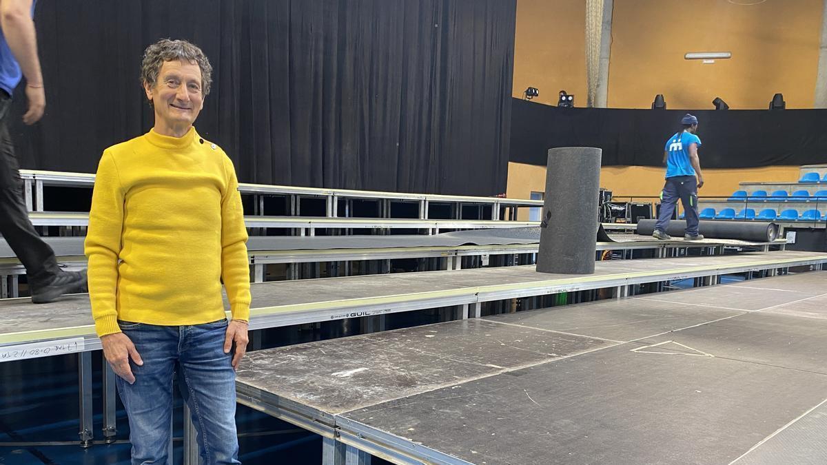 Migel Zeberio, director de Et Incarnatus Orkrestra, en el polideportivo de Orio.