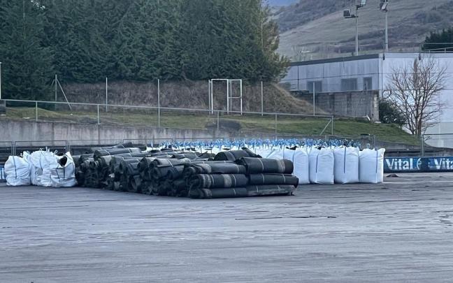 Gasteizko Udalak 386.000 euro inbertituko ditu Olaranbeko 3 zelaia berritzeko lanetan.