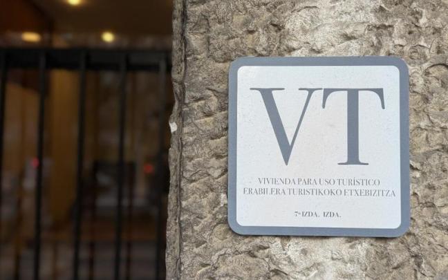 Etxebizitza turistiko baten plaka.