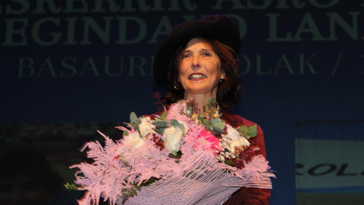 Una emocionada Mariasun Miranda durante el homenaje sorpresa del que ha sido protagonista al término de la gala