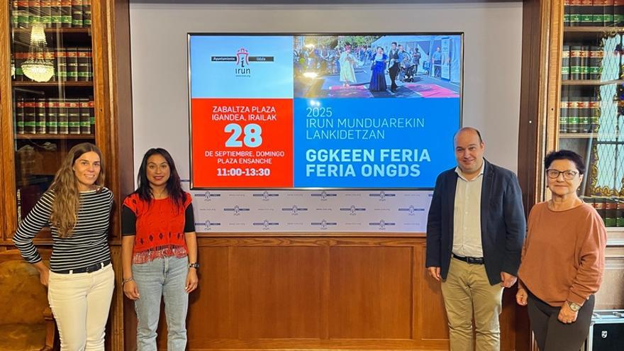 Gorka Álvarez junto a representantes de Behar Bidasoa, Chiapas Enea y Tadamum.