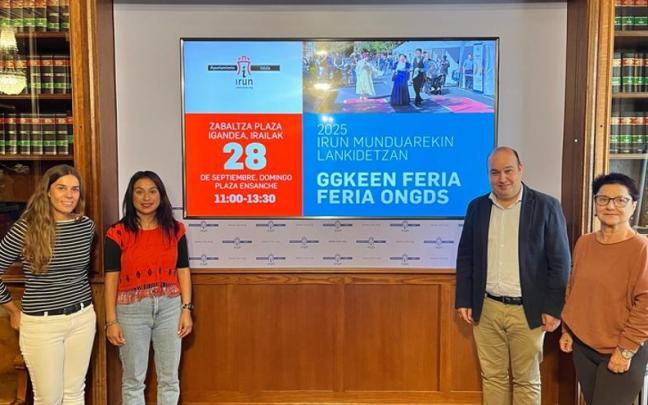 Gorka Álvarez junto a representantes de Behar Bidasoa, Chiapas Enea y Tadamum.