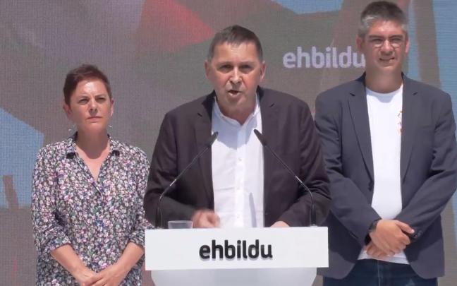 Otegi, en el acto en el que ha participado este domingo en Donostia. Otegi, en el acto en el que ha participado este domingo en Donostia.