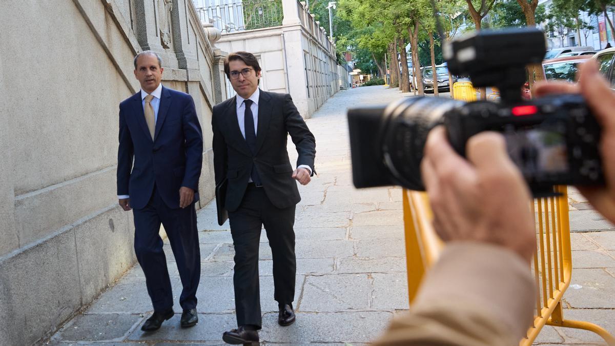 El exabogado de Alberto González Amador, Carlos Neira, a su llegada al Tribunal Supremo el pasado mayo.