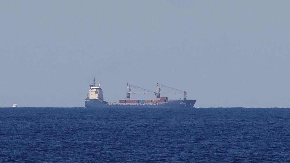 El Borkum fondeado frente a las aguas de Catagena.