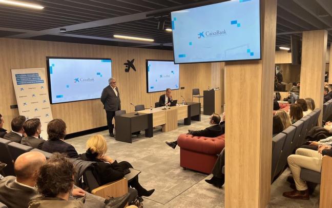 Un momento del encuentro desarrollado en la sede de CaixaBank en Bilbao. / NTM Un momento del encuentro desarrollado en la sede de CaixaBank en Bilbao.
