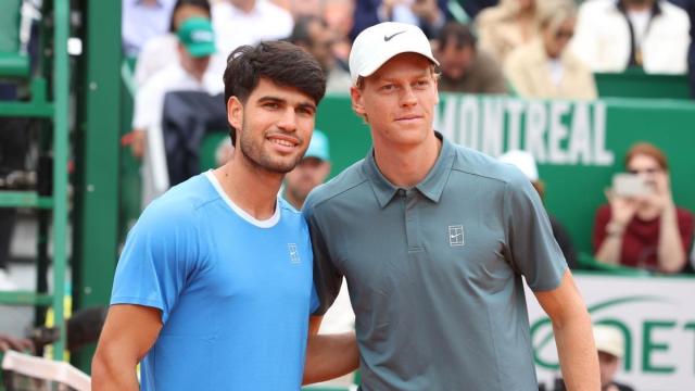 Carlos Alcaraz y Jannik Sinner, en la final de Montecarlo.